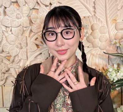 ハシヤスメアツコのメガネなし素顔まとめ！昔の画像やなぜメガネなのか解説